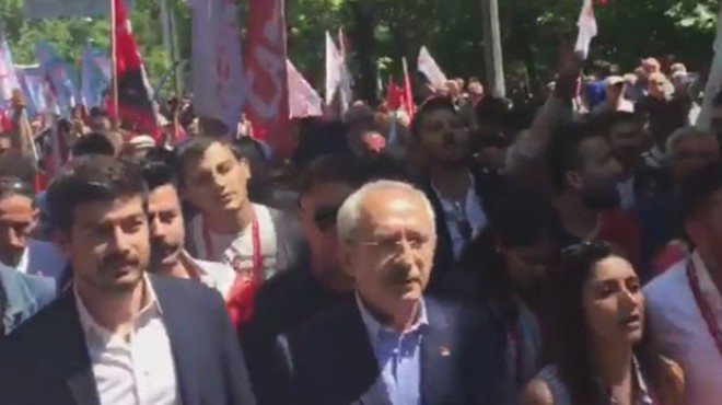 Kılıçdaroğlu gençlerle Anıtkabir e yürüdü!