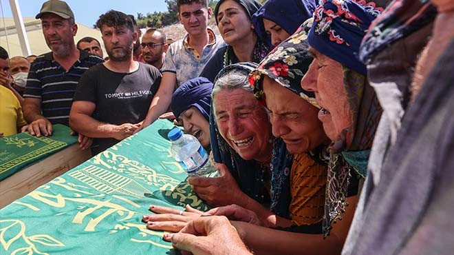 Kınık ta gözyaşları sel oldu... 7 cana yürek yakan veda