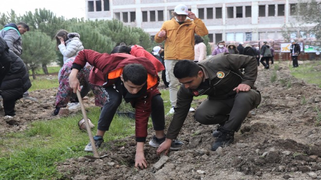 Kınık ta öğrencilere orman sevgisi aşılandı