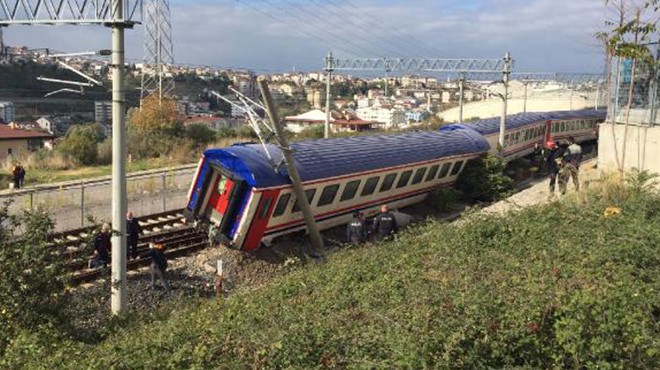 Kocaeli nde tren kazası: Vagonlar raydan çıktı!