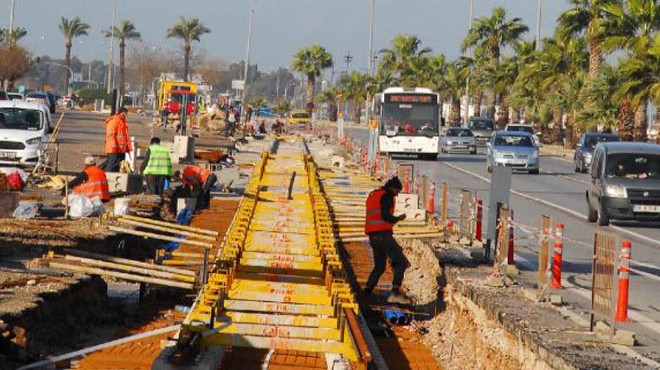 Konak Tramvayı Göztepe Üstgeçit’ine geldi