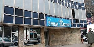 Konak Belediyesi nde bürokratik sıkıntı!