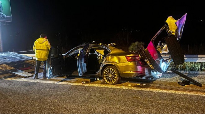 Korkunç kaza... Otomobil TIR a çarptı: 1 ölü!