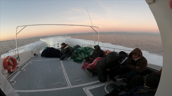 Kuşadası ve Çeşme açıklarında 33 göçmen kurtarıldı