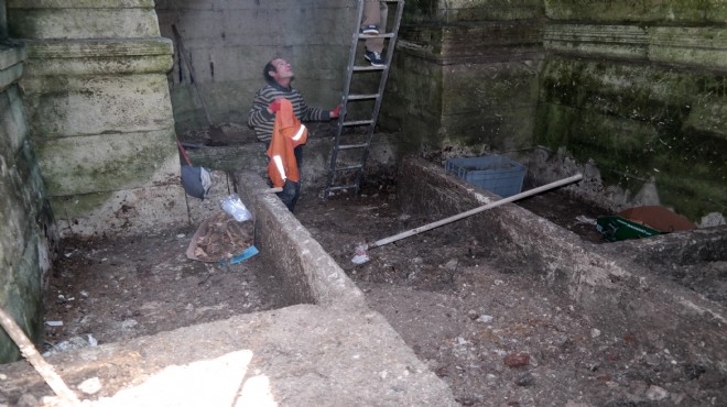 Kütahya da 2 bin yıllık mezar odası bulundu