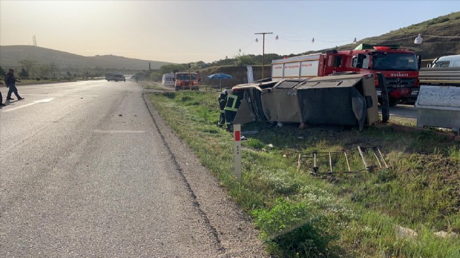 Manisa da devrilen kamyonetin sürücüsü yaralandı