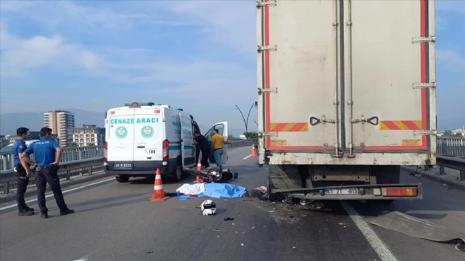 Manisa da feci kaza... Motosiklet sürücüsü can verdi!