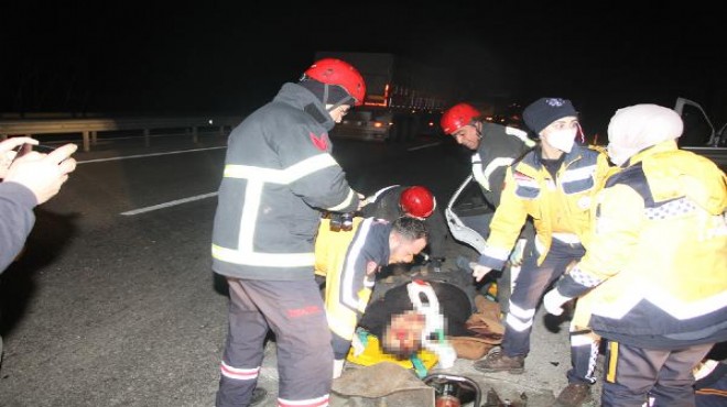 Bir TIR kazası daha! Sürücü aracın içinde sıkıştı!