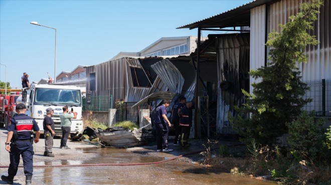 Manisa da plastik fabrikasında çıkan yangın kontrol altında