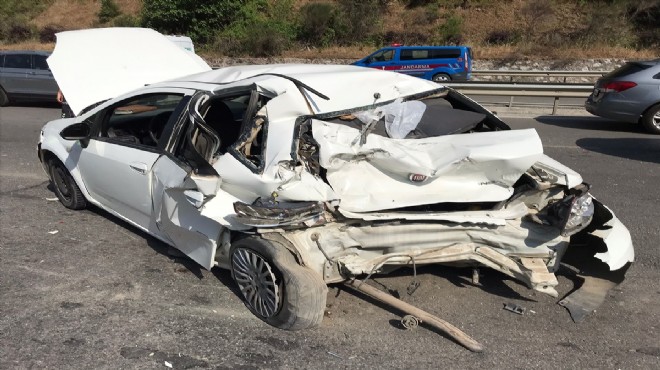 Manisa da tır otomobile çarptı: 4 kişi yaralı