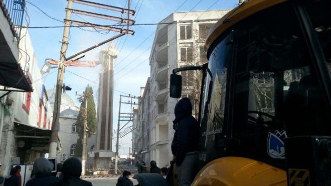Manisa daki kaçak minare yıkıldı