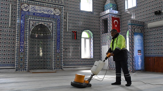 Menemen’deki camilerde ramazan temizliği