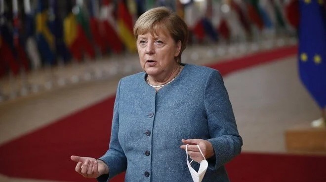 Merkel markette cüzdanını çaldırdı