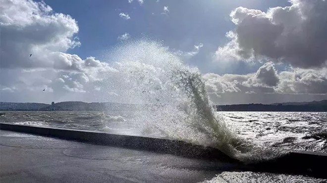 Meteoroloji den İzmir için  fırtına  uyarısı