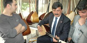 Moroğlu, Yamanlar’da türkü söyledi, şiir okudu 