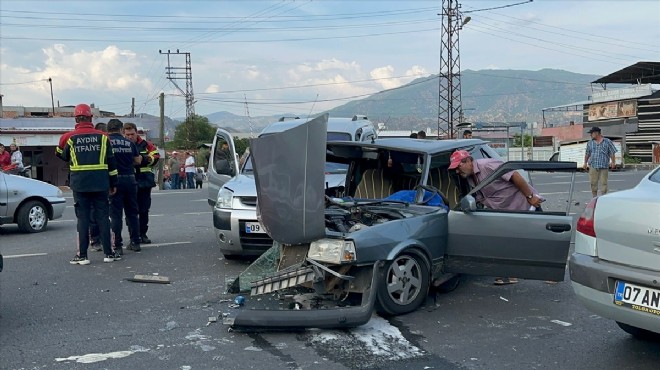 Mucize kurtuluş... Hurdaya dönen araçtan sağ çıktı!