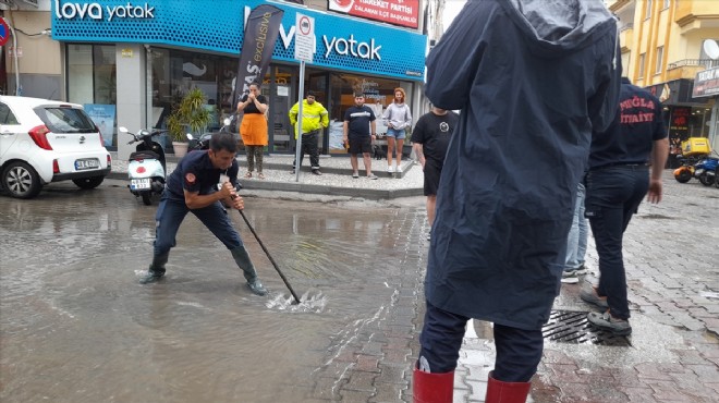 Muğla da sağanak yaşamı olumsuz etkiledi