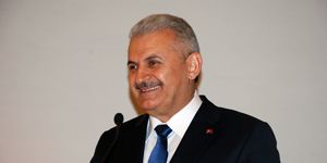 Yıldırım’dan İzmir’e 10 yılda 25 milyarlık yatırım sözü