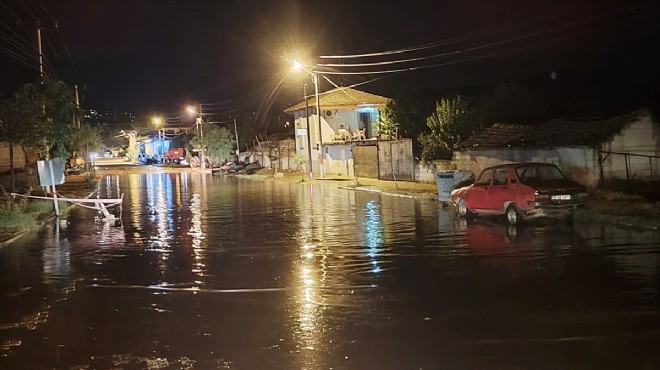 Ödemiş ve Beydağ da sağanak hayatı olumsuz etkiledi