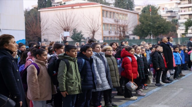 İzmir de okullarda 6 Şubat yası!