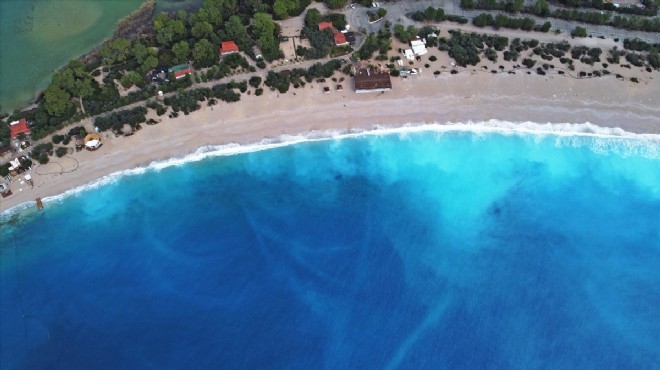 Ölüdeniz in rengi turkuaza döndü