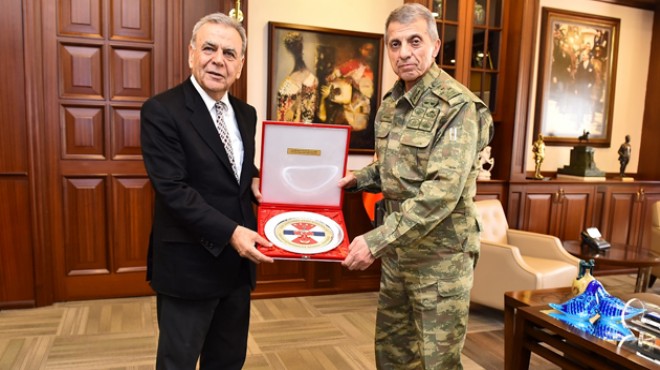 Orgeneral Mendi İzmir’de hasret giderdi