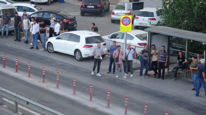 Otobüsler dolu, trafik yoğun... İzmir e grev darbesi!