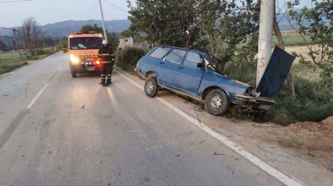 Otomobil elektrik direğine çarptı: 1 ölü, 1 yaralı