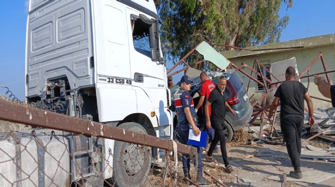 Otomobil ile TIR çarpıştı: 1 ölü, 6 yaralı