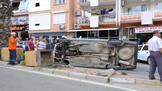 Otomobil refüje çarpıp devrildi: 1 yaralı