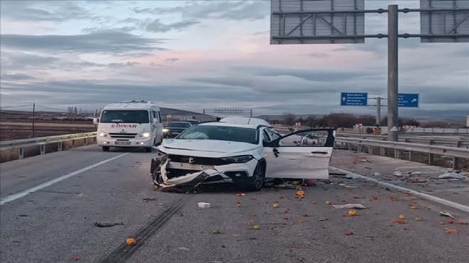 Otomobil TIR la çarpıştı... Korkunç kaza!