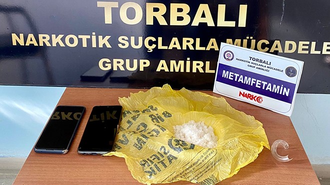 Otomobildeki zehir tacirleri yakalandı!