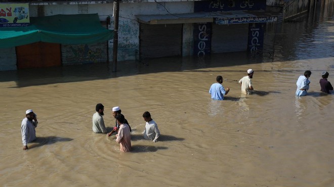 Pakistan da sel felaketi: En az 20 ölü!