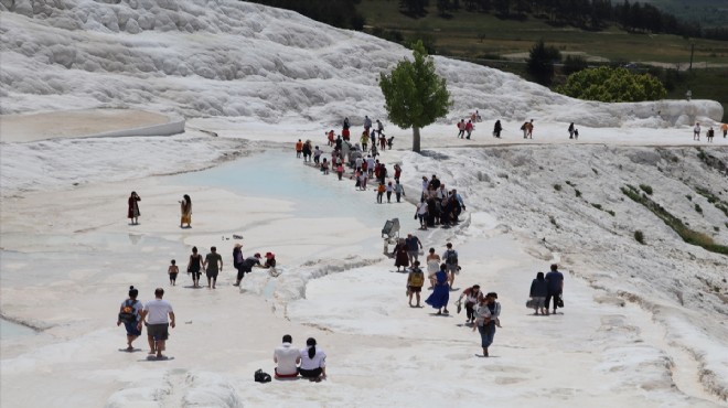 Pamukkale de bayram tatili yoğunluğu