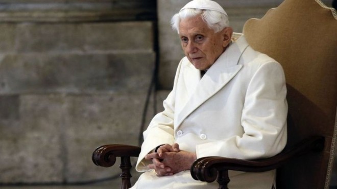 Papa 16. Benedictus hayatını kaybetti
