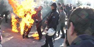 Belediyeyi protesto eden pazarcı kendini yaktı!