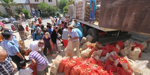 Konak’tan üreticiye nefes sofraya patates 