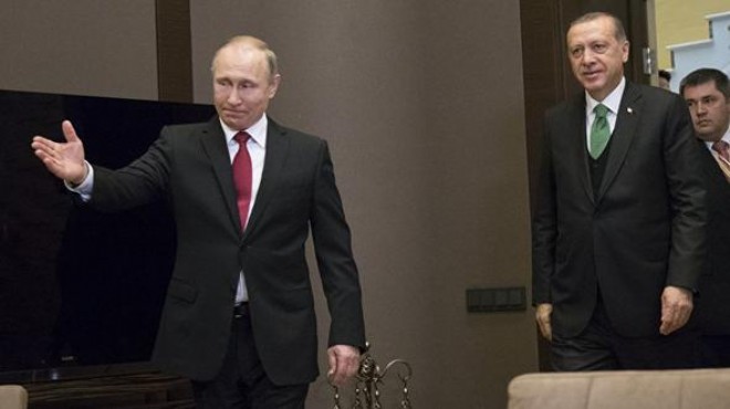 Putin in kırmızı kravatının sırrı: Rus basını yazdı