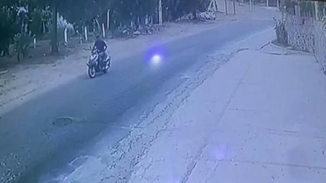 Restorana motosikletli hırsız girdi