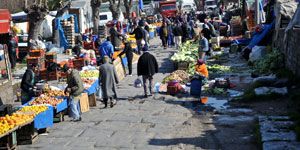 2 bin yıllık Roma yolu İzmir de yıllardır pazaryeri