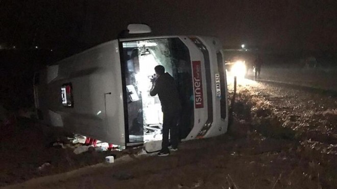 Sağlıkçıların midibüsü devrildi: 1 ölü, 24 yaralı