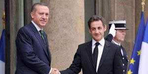 Sarkozy den Başbakan Erdoğan a mesaj!