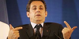 Sarkozy nin  inkar yasası  inadı bitmek bilmiyor!