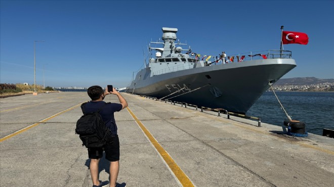 Savaş gemileri İzmir de kapılarını açtı!