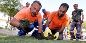 Konak Belediyesi’nden şehitlere saygı