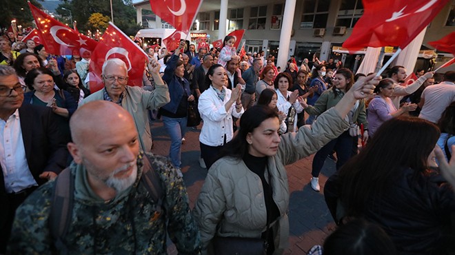 Selçuk ta 104 üncü yıl coşkuyla kutlandı