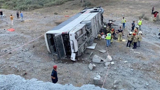 Servis otobüsü köprüden düştü... Çok sayıda yaralı!