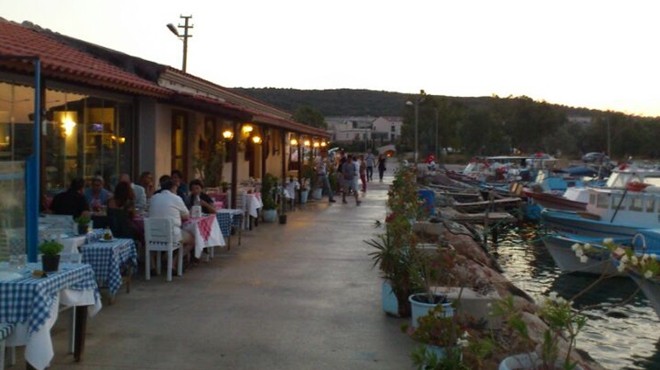 Sınır geldi, lokanta gitti… Alaçatı’da marinacı-balıkçı krizi!