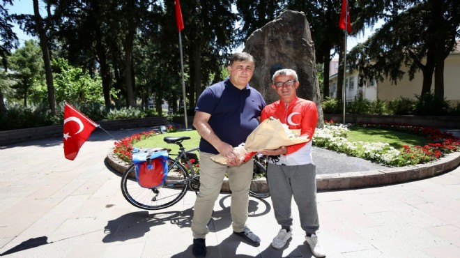 Sivas tan İzmir e sürdü... Cumhuriyet in 100 üncü yılı için pedalladı!