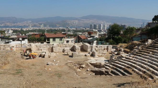 Smyrna Tiyatrosu gün yüzüne çıkıyor!